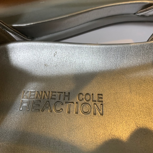 New KennethColeReaction Slim Key Gladiator Sandal - Picture 6 of 8